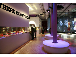 Nike_pop_up_store_1